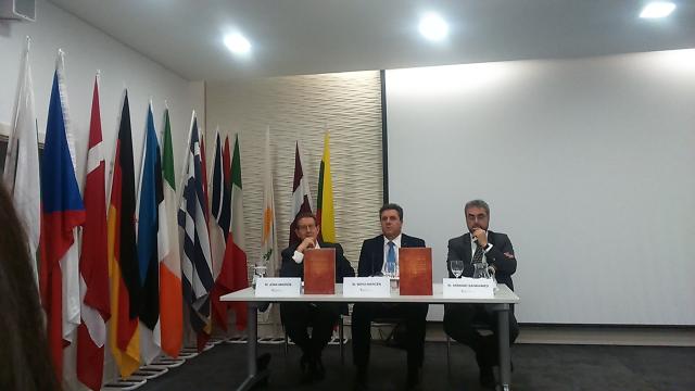 “Aportacions catalanes Universals” presentat a Londres
